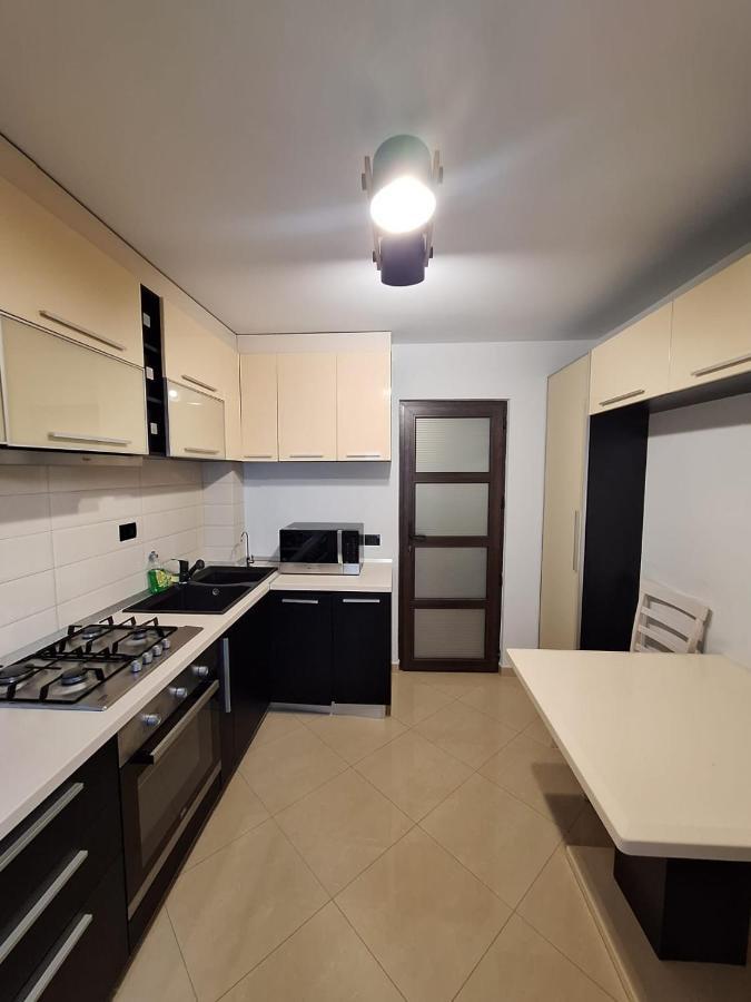 Urban George Enescu 4 Beedroom Apartment Suceava Ngoại thất bức ảnh