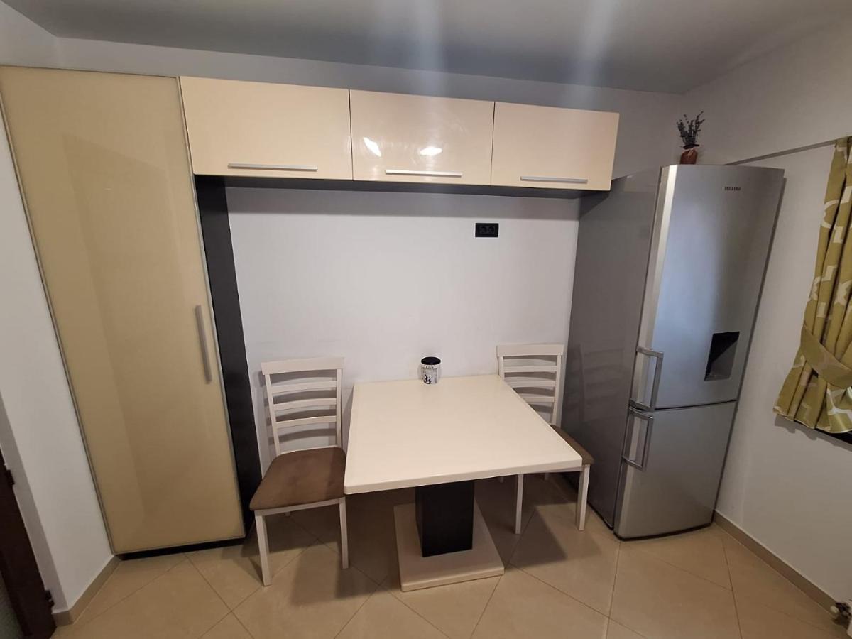 Urban George Enescu 4 Beedroom Apartment Suceava Ngoại thất bức ảnh