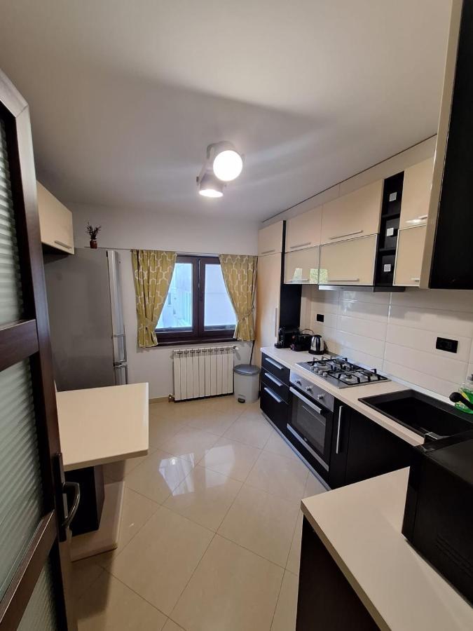 Urban George Enescu 4 Beedroom Apartment Suceava Ngoại thất bức ảnh